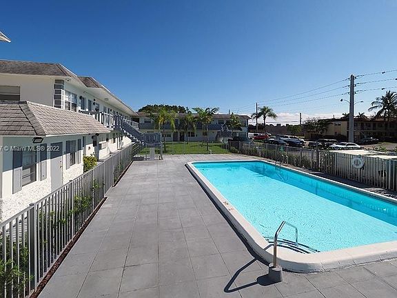 3rd image of 1045 NE 39th Dr #15