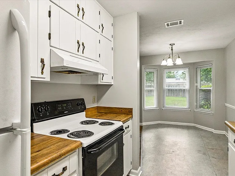 3232 Riddle Dr — Photo 16