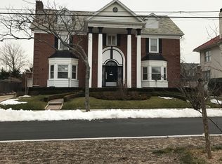 180 Beach 147 St, Belle Harbor, NY 11694