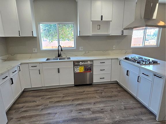 4th image of 1328 Vine St