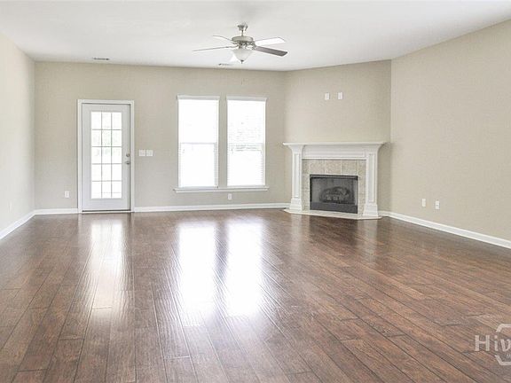 4th image of 8 Lonnie Drive