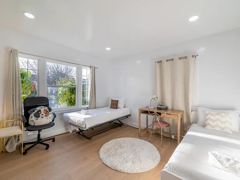 609 S Delaware St — Photo 19