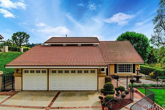 2nd image of 1128 Avenida Lomita