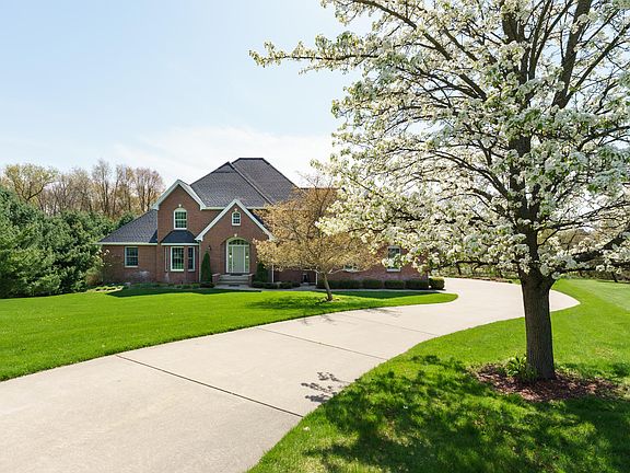 3rd image of 3813 Briar Patch Ln