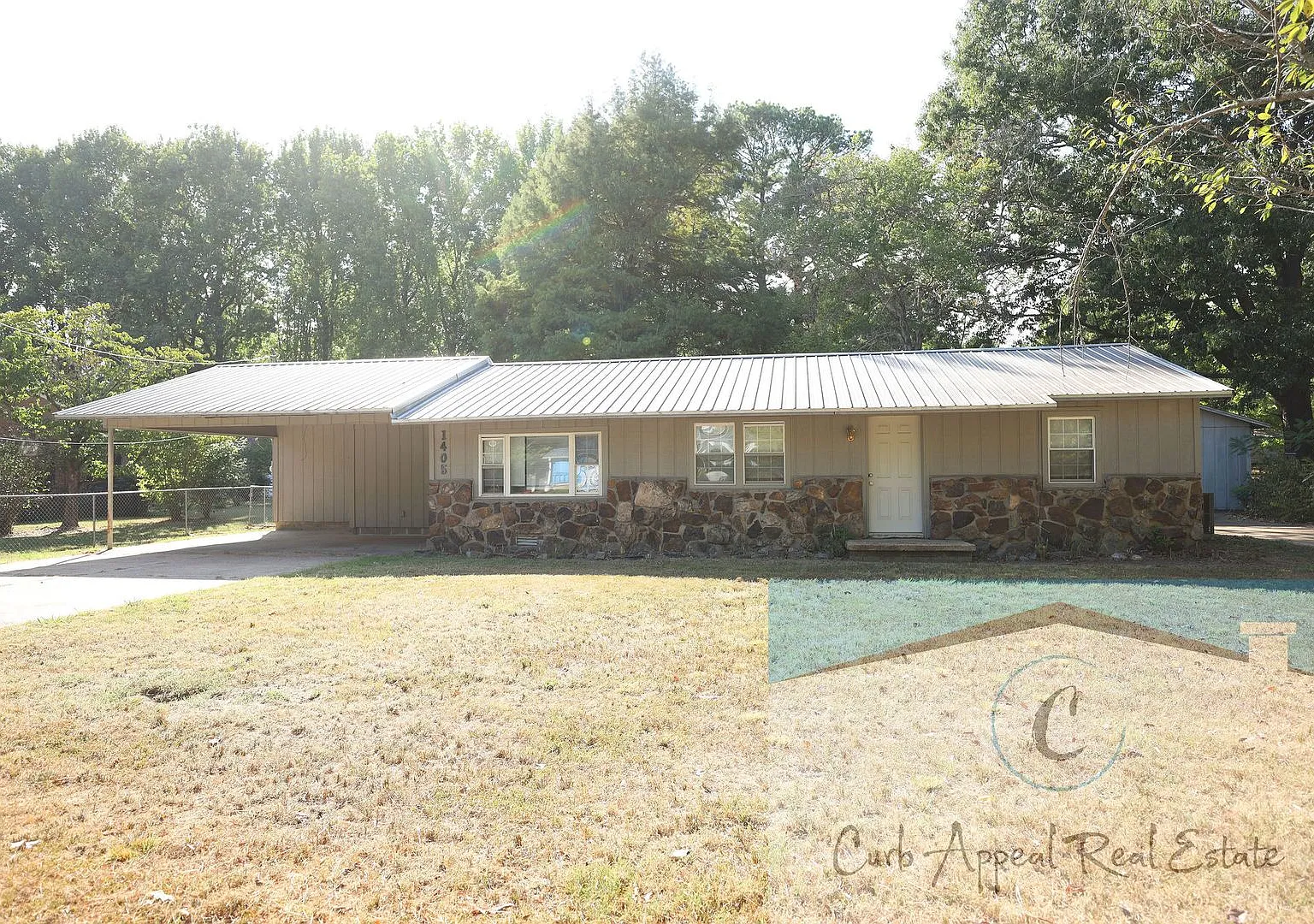 Recently Renovated 3 Bed Home with Workshop & Fenced Yard — Photo 1