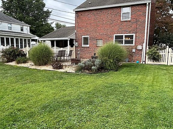 3rd image of 1299 Letchworth Rd