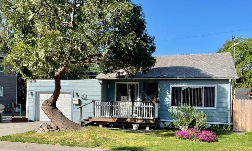 1st image of 2027 Carlton Ave