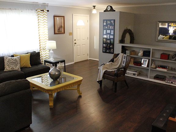Entry living room