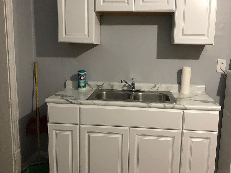 1st image of 2437 W Arthington St #1R