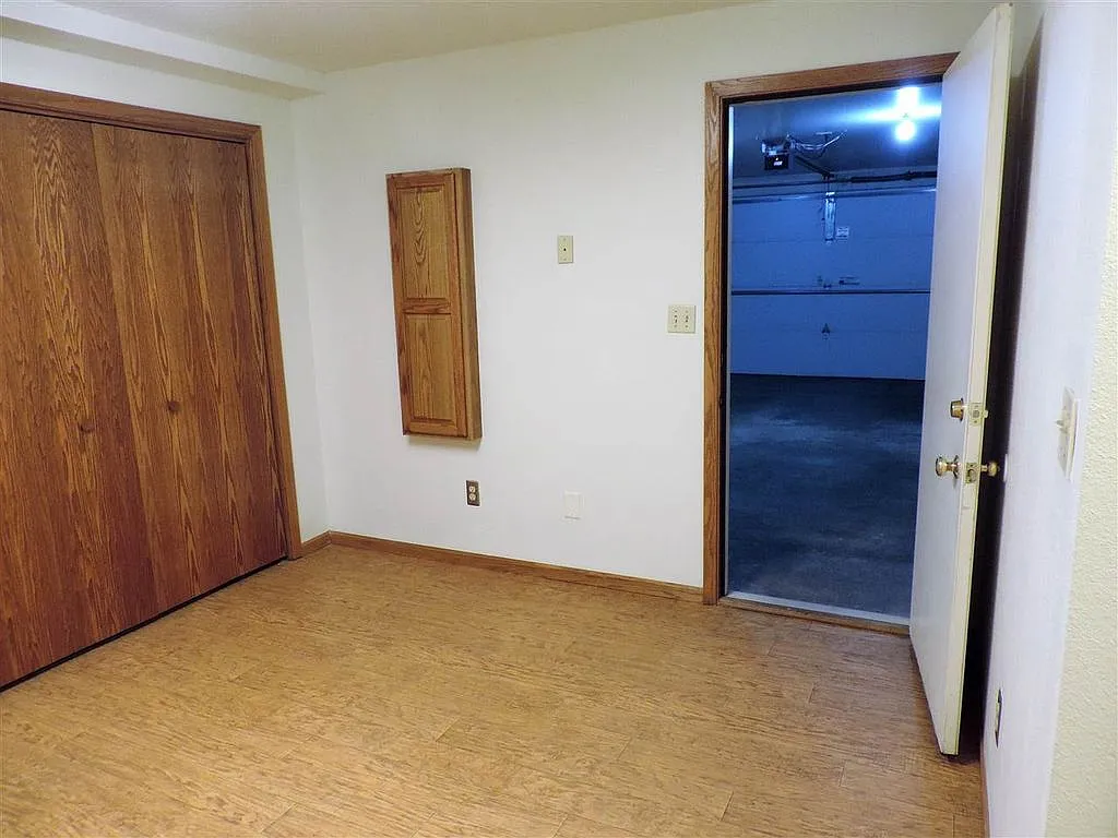 2 bed, 1.5 bath, 1244 sqft, $1,525 — Photo 3