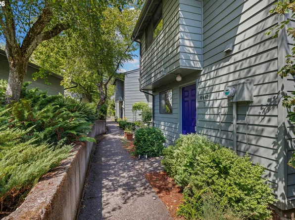 4441 Fox Hollow Rd APT 7, Eugene, OR 97405