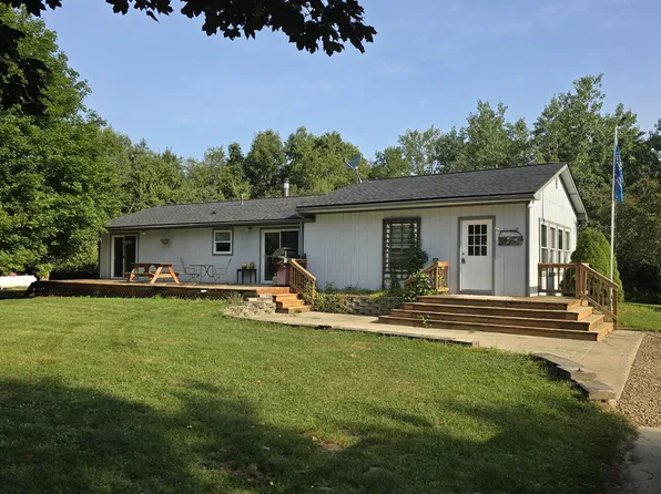 17755 Sharon Hollow Ln, Manchester, MI 48158