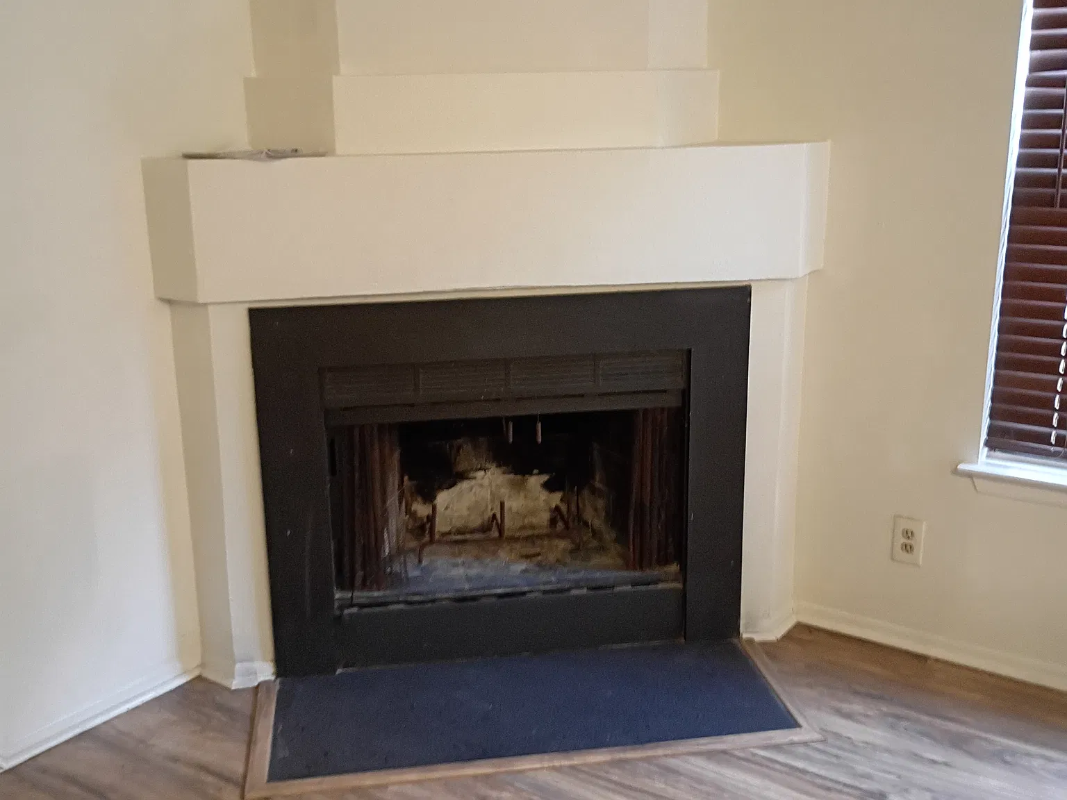 4 bed, 2.5 bath, 2351 sqft, $1,950 — Photo 3