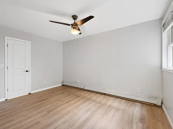 77 Sherman Place image 14 of 19