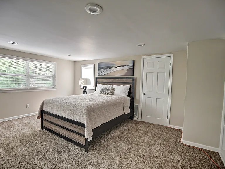 2885 Duke Of Gloucester St — Photo 31