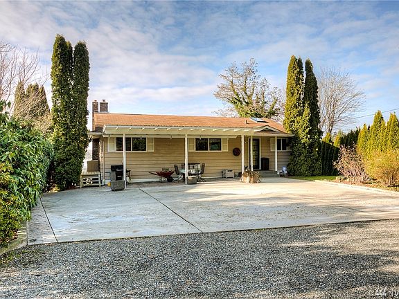 4th image of 3218 214th Ave E
