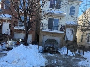 194 S 8th St, Newark, NJ 07103