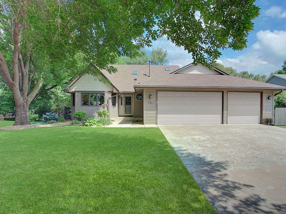 1st image of 731 99th Ln NE