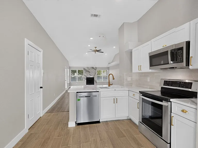 3604 Lily Ln — Photo 17