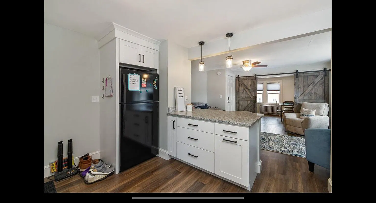 2 bed, 1100 sqft, $2,600 — Photo 1