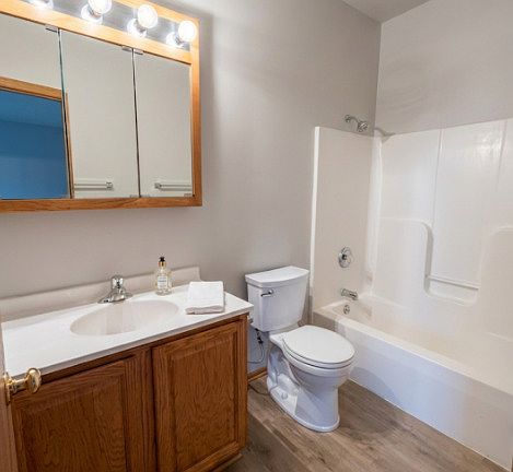 5th image of 555 Strack St #202