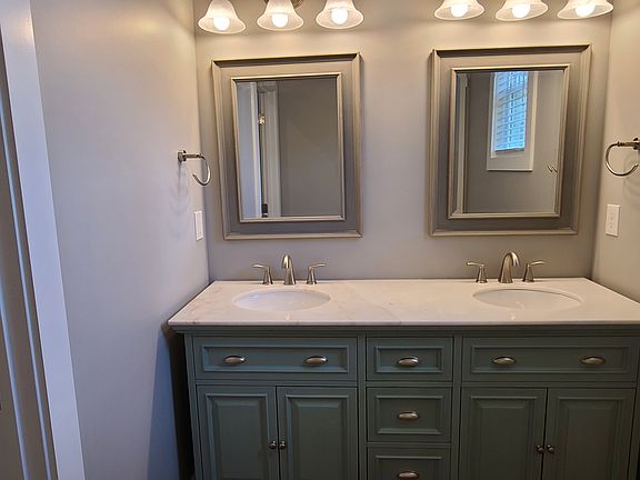 5th image of 109 Stone Dr #100