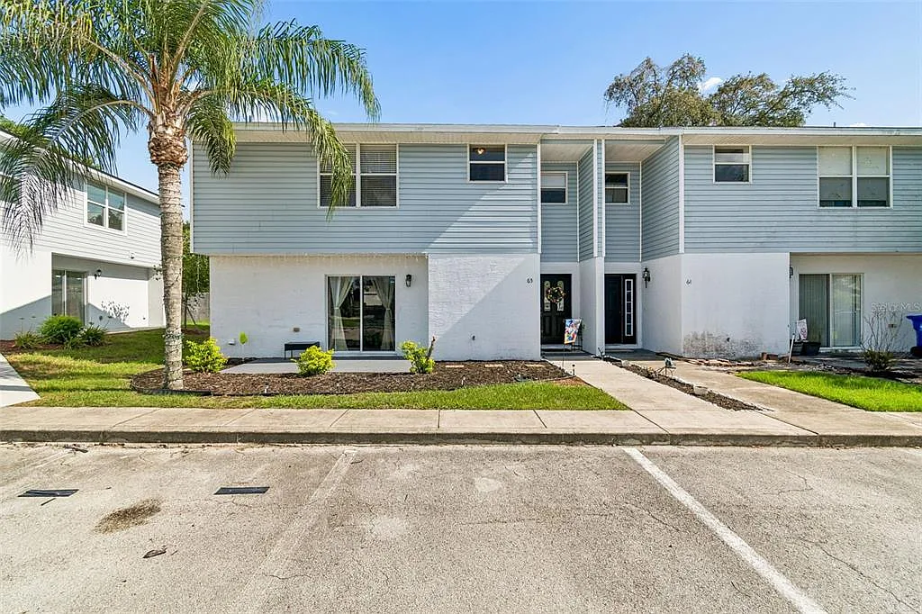 3 bed, 2.5 bath, 1602 sqft, $1,900 — Photo 1