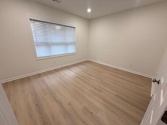 4th image of 210 Portsmith Dr Building 11