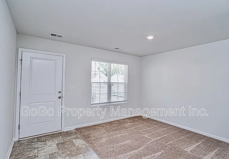 649 Millsgate Cir — Photo 5