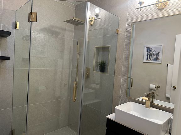 5th image of 9030 Irwingrove Dr #1