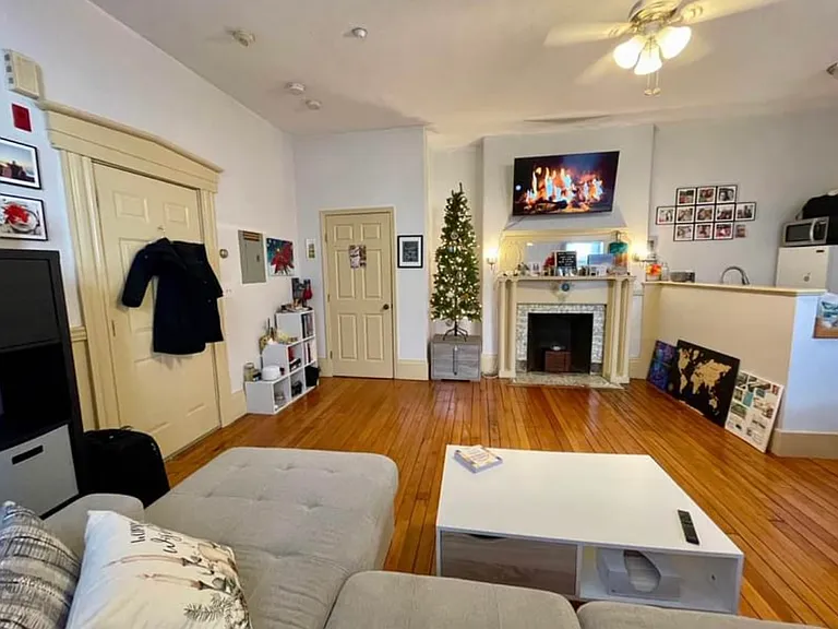 392 Essex St #B — Photo 7