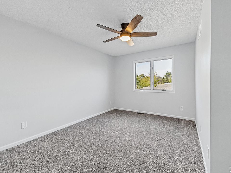 15135 Churchill St, photo 25