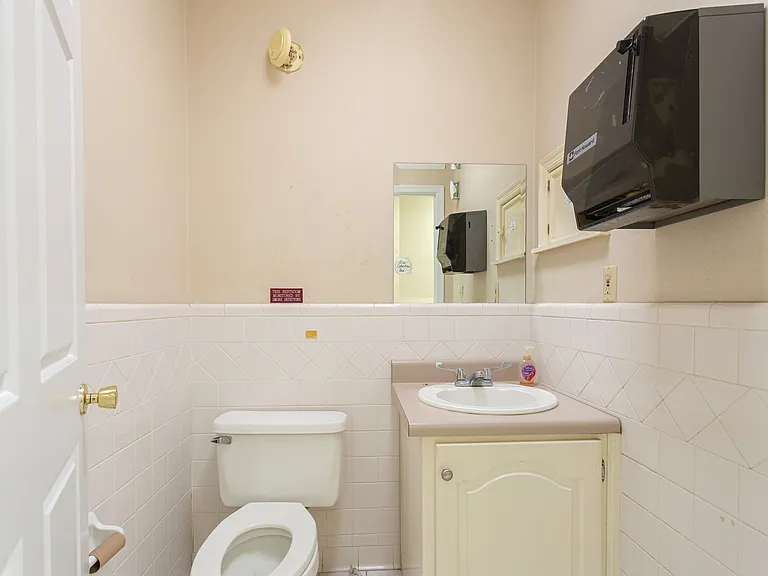 620 Quintard Ave #1 — Photo 27