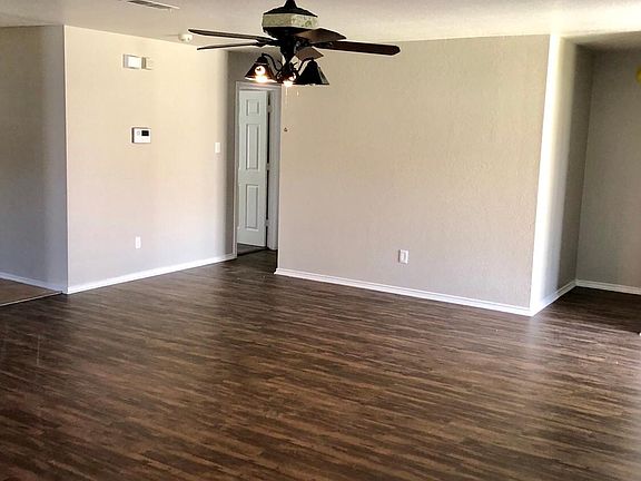 4th image of 1229 E Avenue H