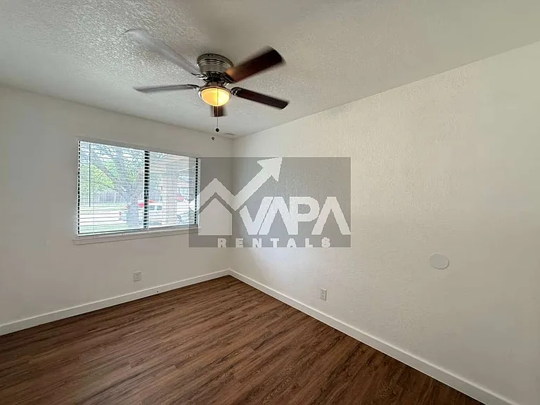 13811 Flairwood St — Photo 6