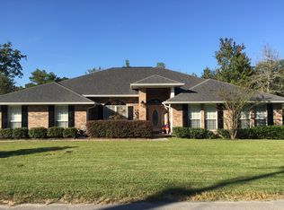 8846 Kailua Pl, Diamondhead, MS 39525