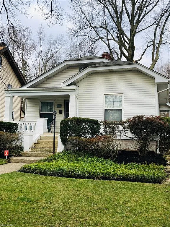 1488 Parkhill Rd photo 1