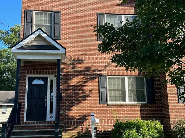 38 Park St, Bordentown, NJ 08505
