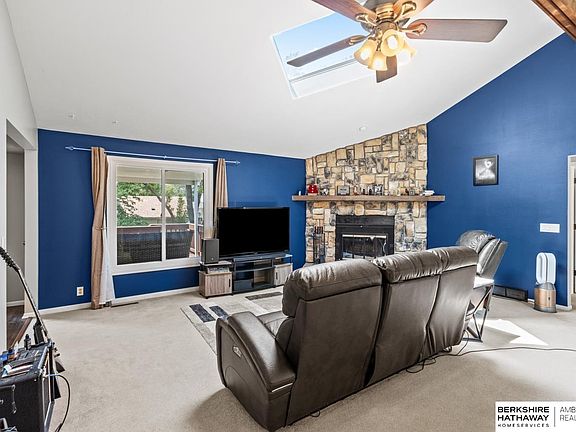 2nd image of 302 Prospect Dr
