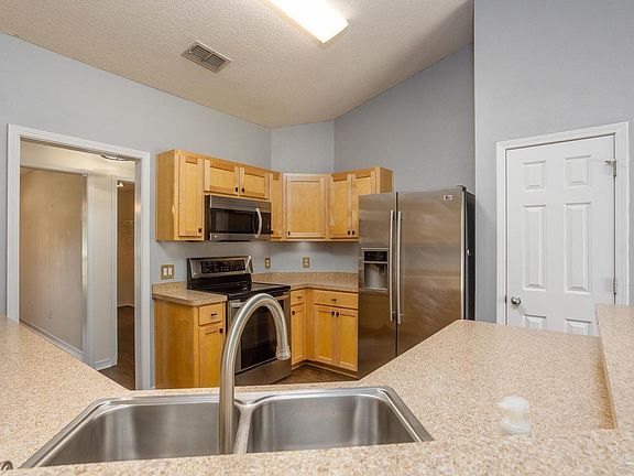 5th image of 8783 Kennedy Dr