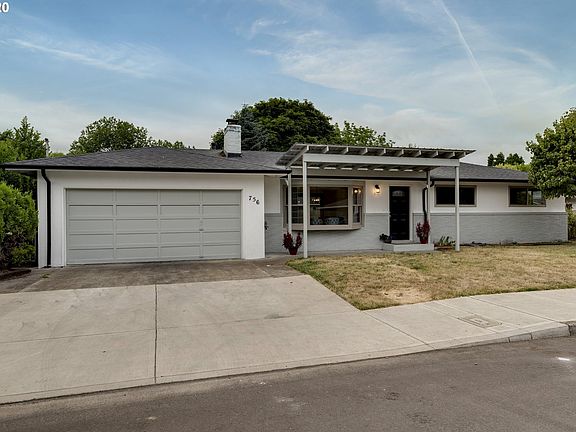2nd image of 756 SE 11th Ave