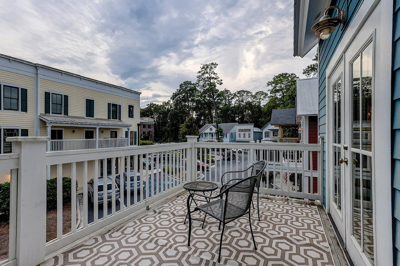 2 bed, 2.0 bath, 650 sqft, $1,950 — Photo 2