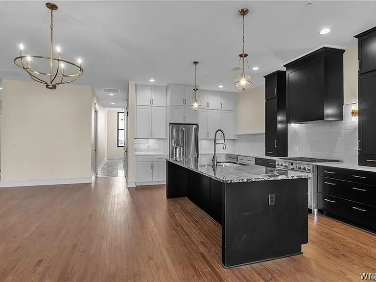 674 Main St #3 — Photo 13