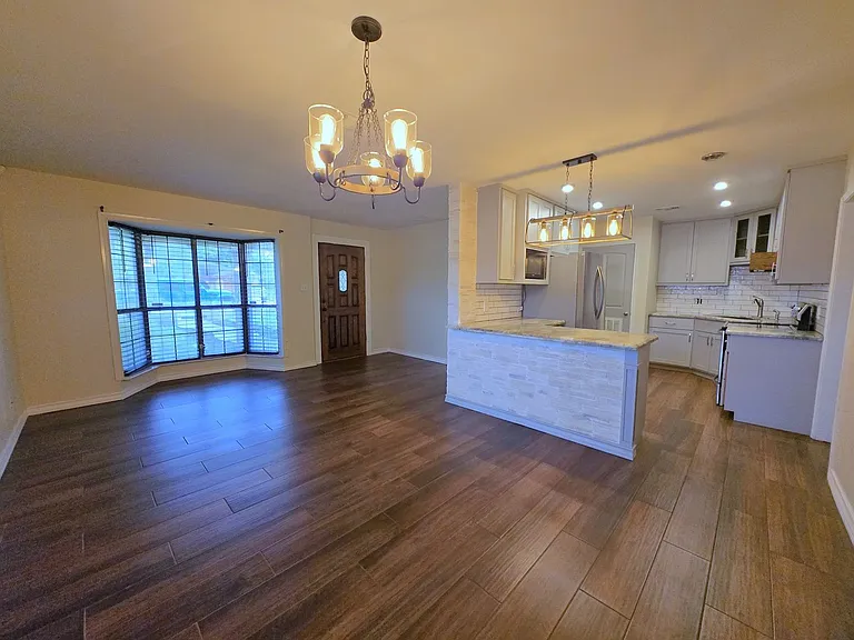 126 La Silla Dr — Photo 5