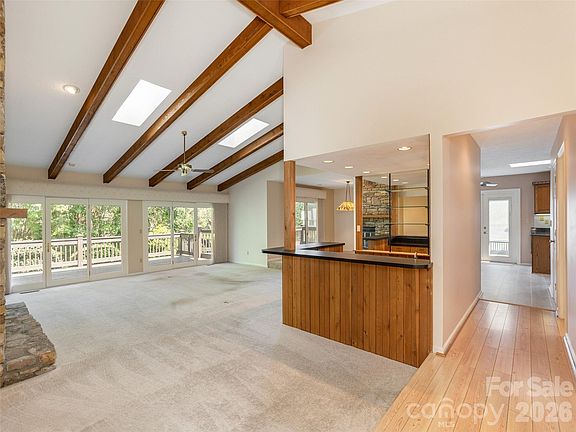4th image of 504 Crooked Creek Rd