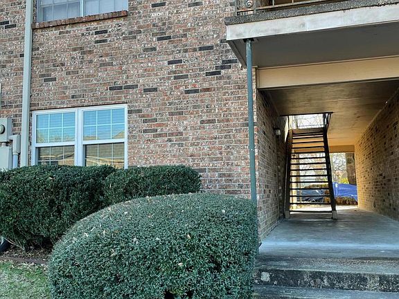 2nd image of 3121 Johnston St APT 104