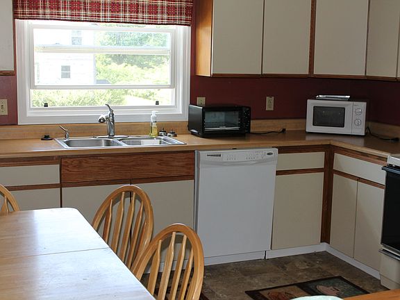 3rd image of 103 Portland Ave