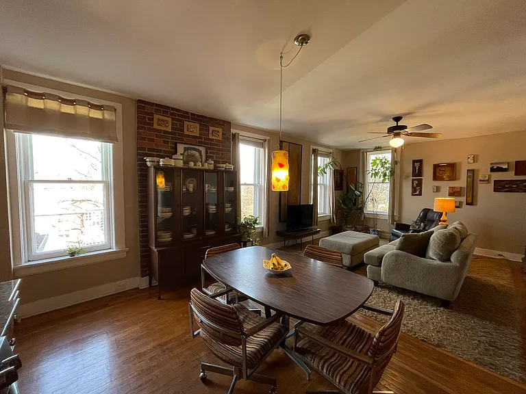 441 W 2nd St #320 — Photo 4