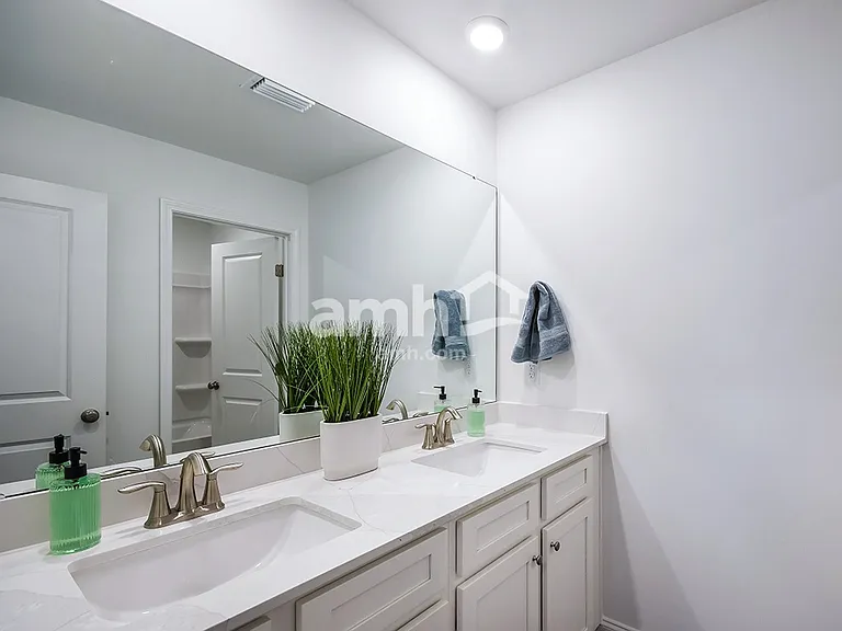 416 Armstrong Curv — Photo 13