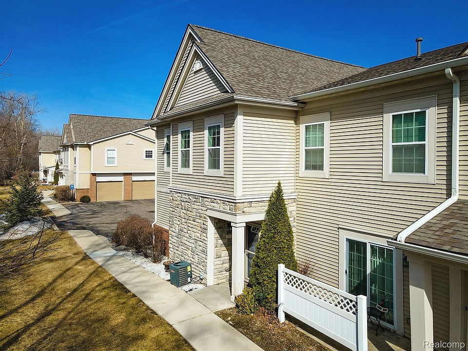 1st image of 25870 Maritime Cir S